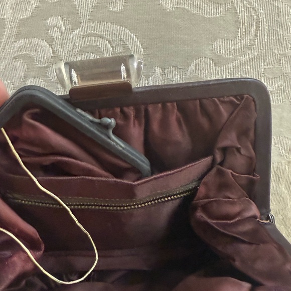 Vintage Kiss lock brown leather purse - Picture 4 of 11